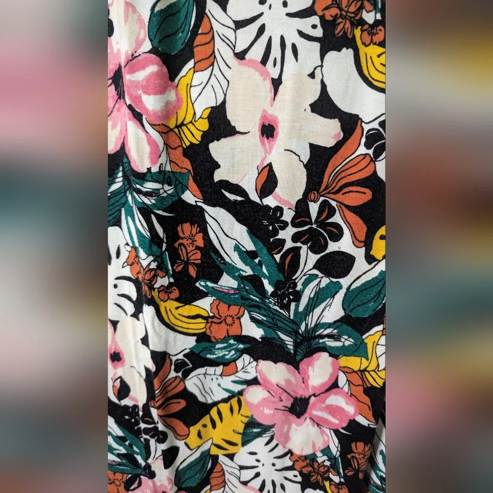 Lane Bryant Floral Tropic 4x Flowy Tank - Picture 4 of 5